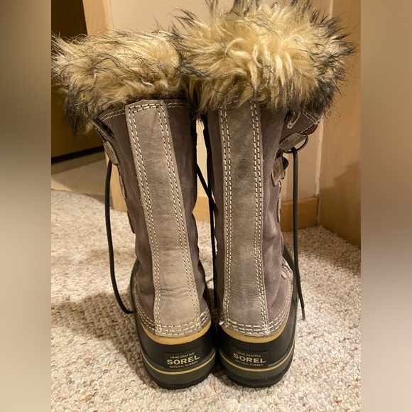 Sorel Black and Tan Fur-Trimmed Winter Boots - Picture 4 of 5